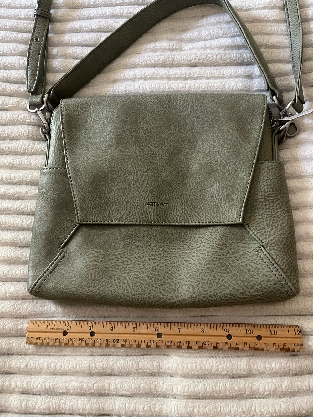 Matt & Nat Olive Green Crossbody Shoulder Bag - Picture 10 of 10